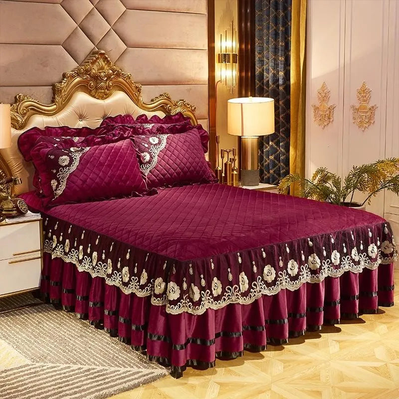 Parure de Lit Luxe en Velours Épais avec Dentelle et Jupe de Lit Matelassée
