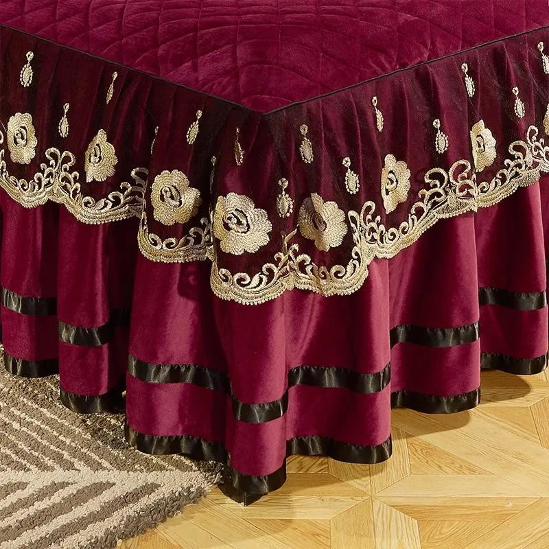 Parure de Lit Luxe en Velours Épais avec Dentelle et Jupe de Lit Matelassée