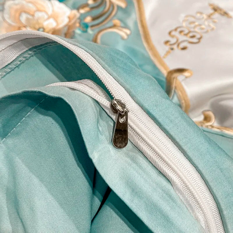 Parure de Lit Super King Satin Coton avec Broderie et Patchwork (4 Pièces)